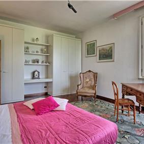 3 bedroom villa with pool and tennis court near Florence, sleeps 6